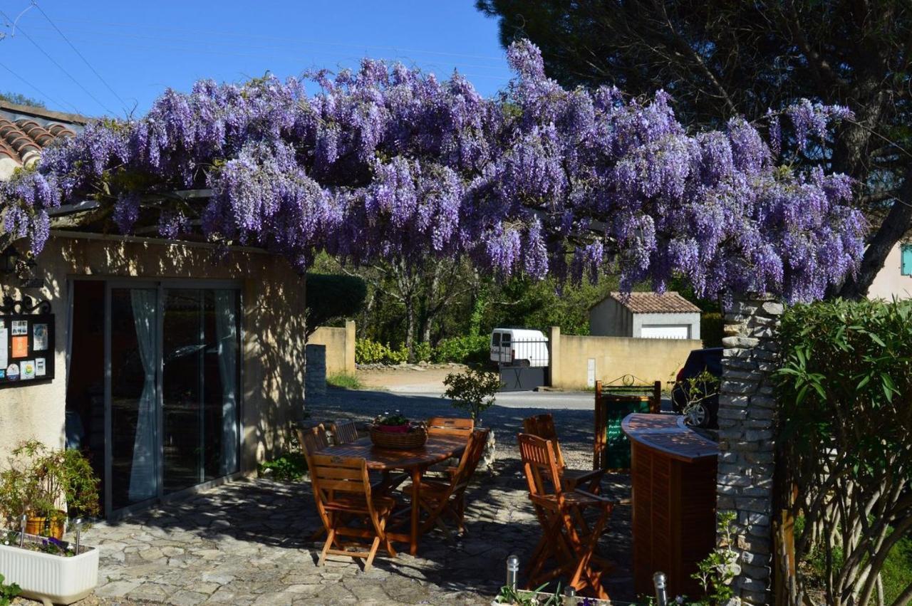 Hotel Espace Loisirs Saint-Martin-dʼArdèche Exterior foto