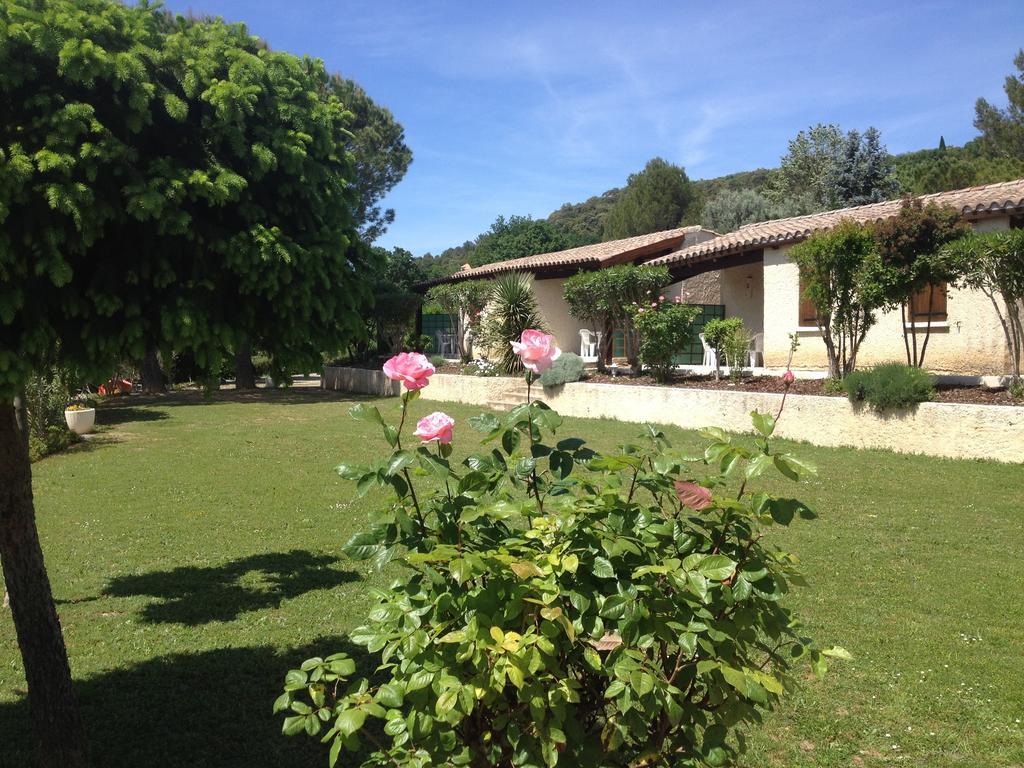 Hotel Espace Loisirs Saint-Martin-dʼArdèche Exterior foto