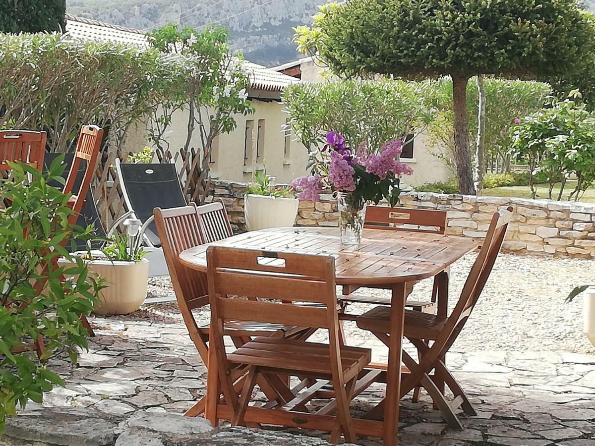 Hotel Espace Loisirs Saint-Martin-dʼArdèche Exterior foto