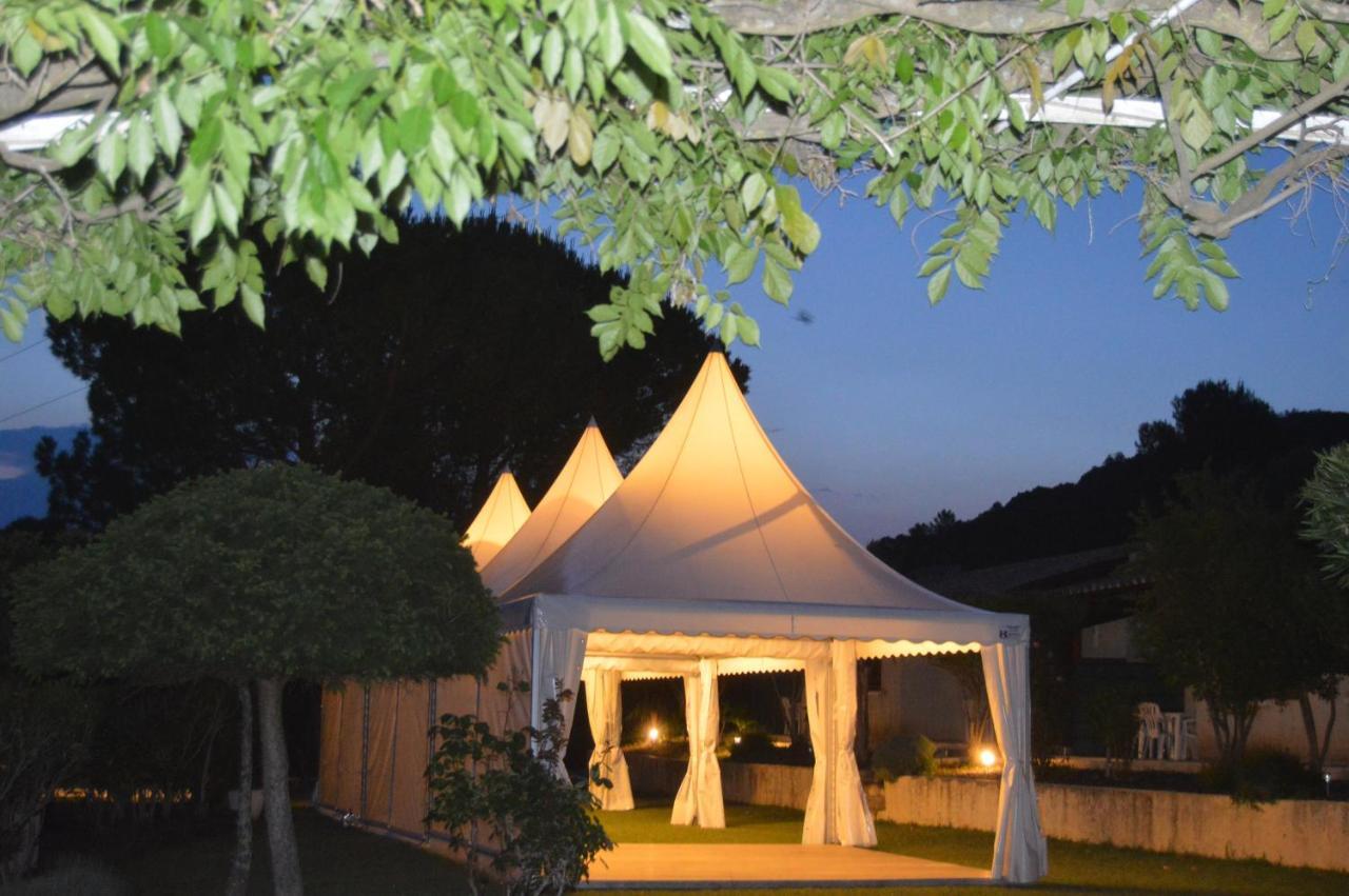 Hotel Espace Loisirs Saint-Martin-dʼArdèche Exterior foto